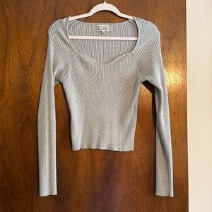 Adorable gray knit sweater top